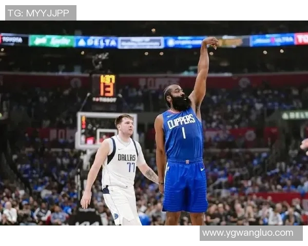 2015年NBA季后赛火箭对小牛的精彩对决及最终结果分析